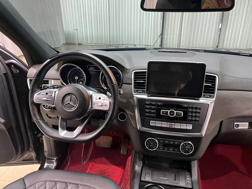 Mercedes-Benz GL-Class — миниатюра 10