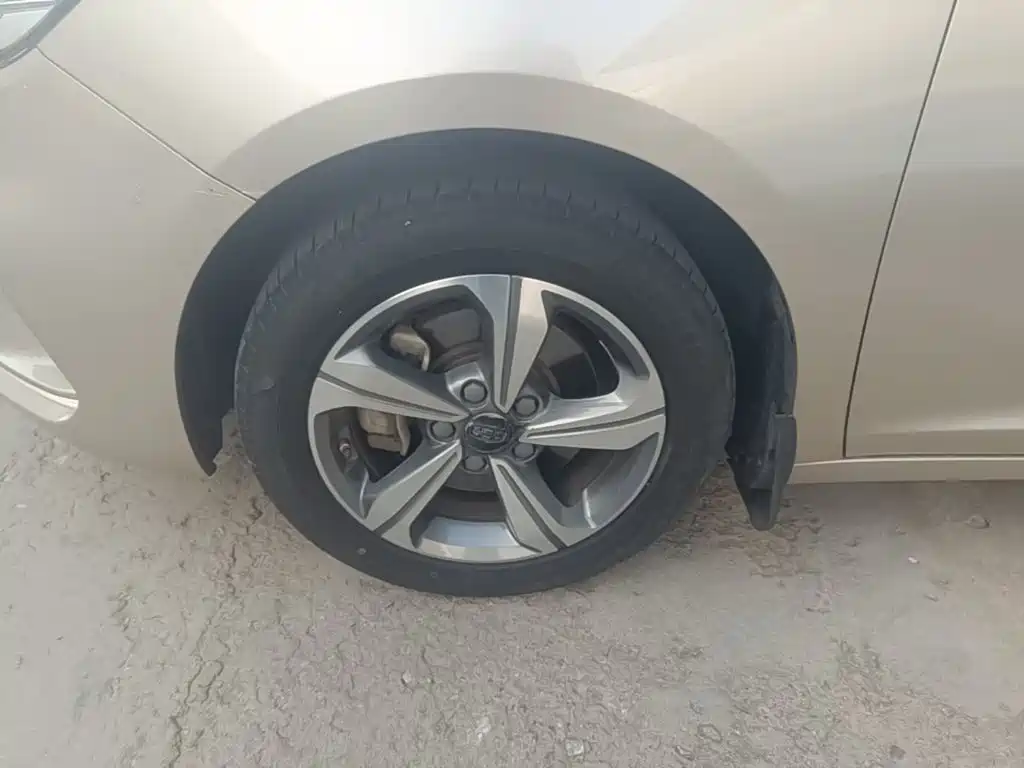 Geely Emgrand GL — миниатюра 23