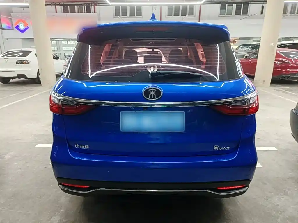 BYD MAX — миниатюра 6