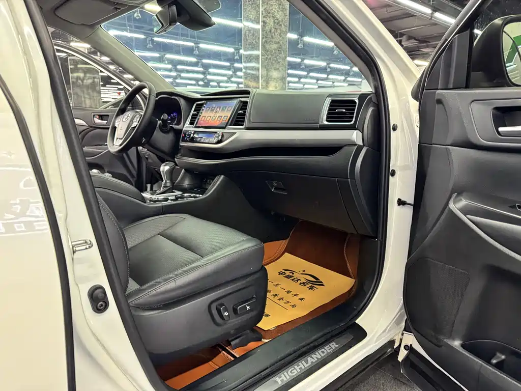 Toyota Highlander — миниатюра 9