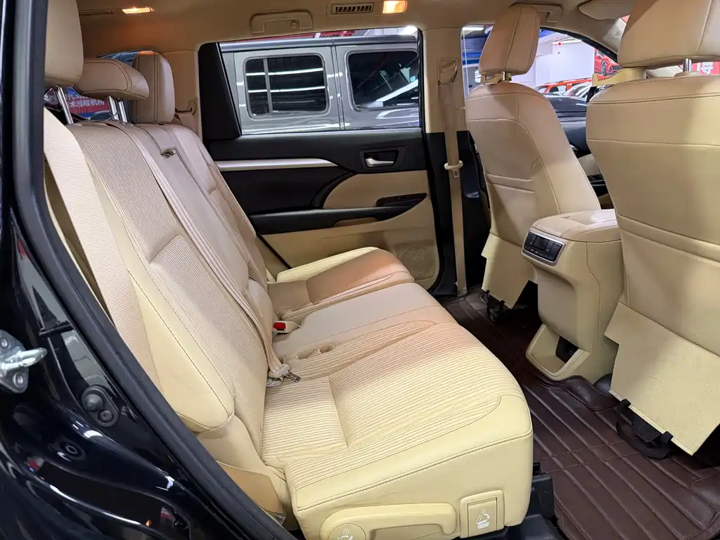 Toyota Highlander — миниатюра 16