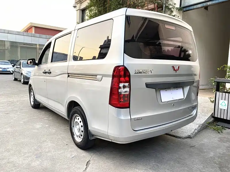Wuling Rongguang V — миниатюра 4