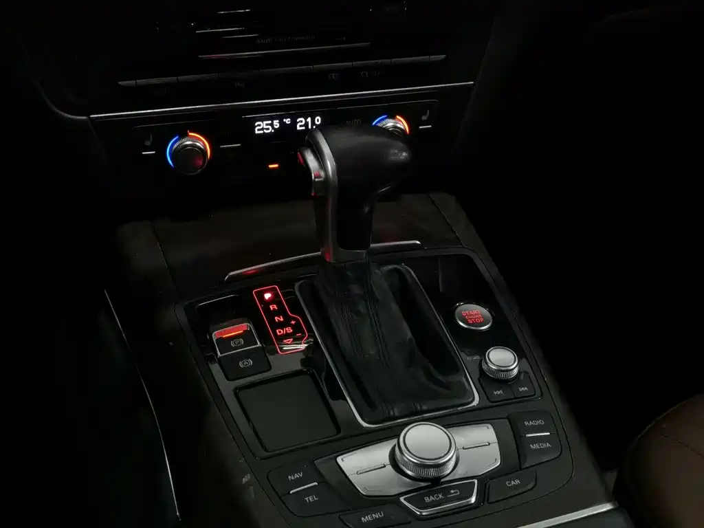 Audi A6L — миниатюра 13