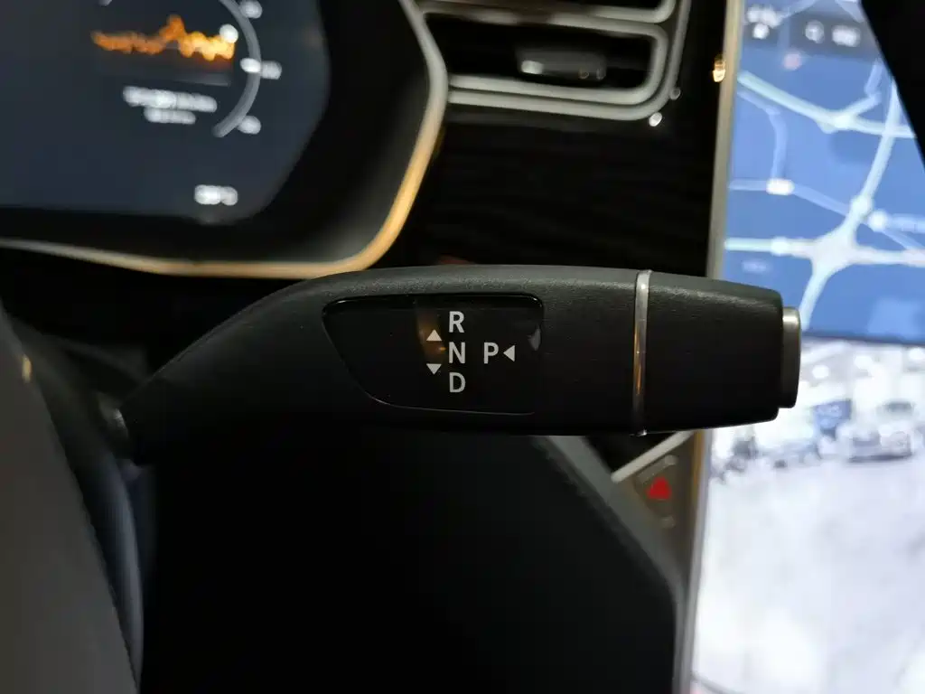 Tesla Model S — миниатюра 13