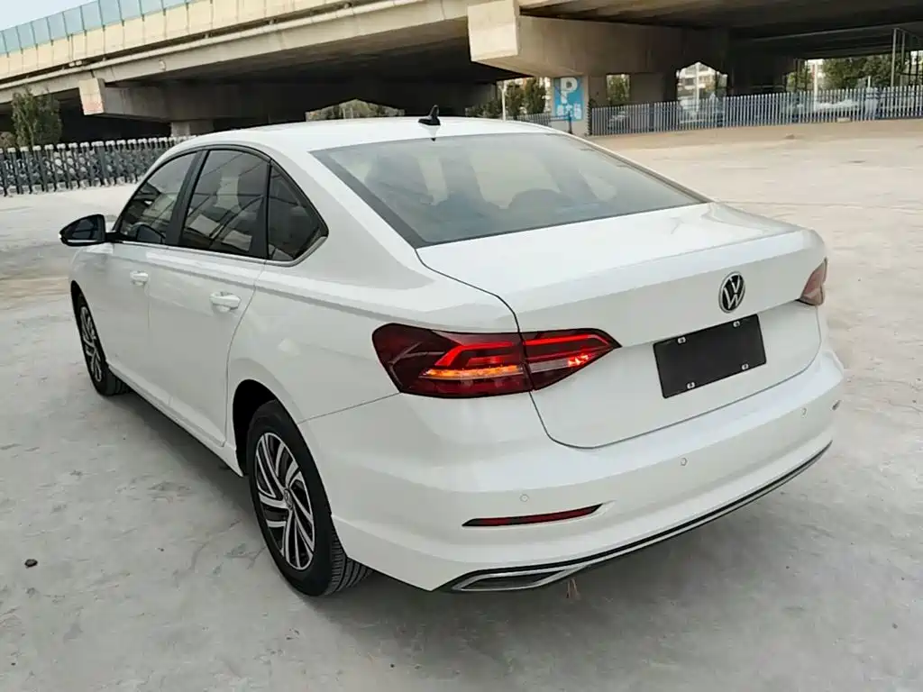 Volkswagen Lavida — миниатюра 5