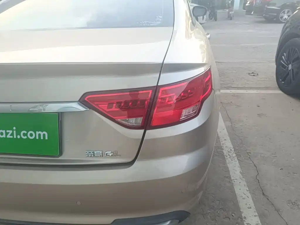 Geely Emgrand GL — миниатюра 8