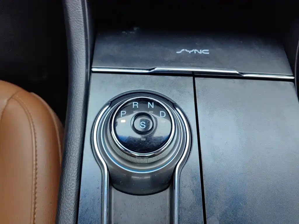 Ford Taurus — миниатюра 13