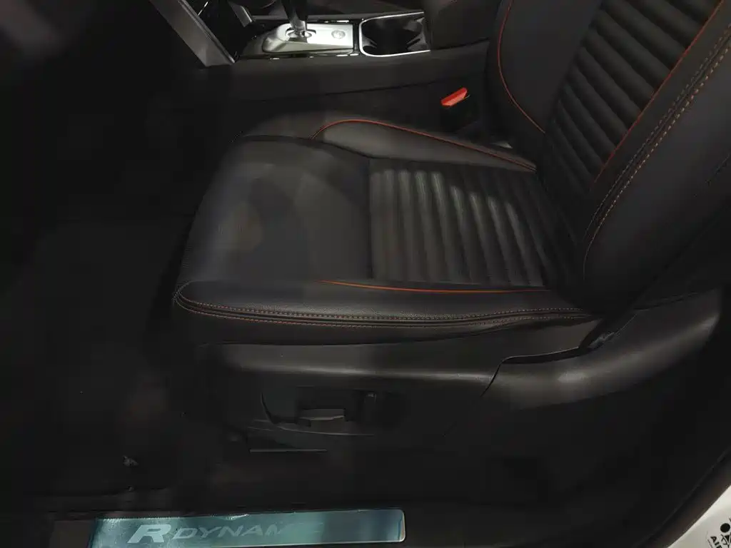 Land Rover Discovery Sport — миниатюра 20