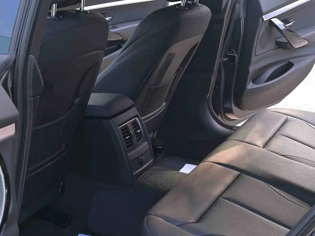BMW 3 Series GT — миниатюра 16