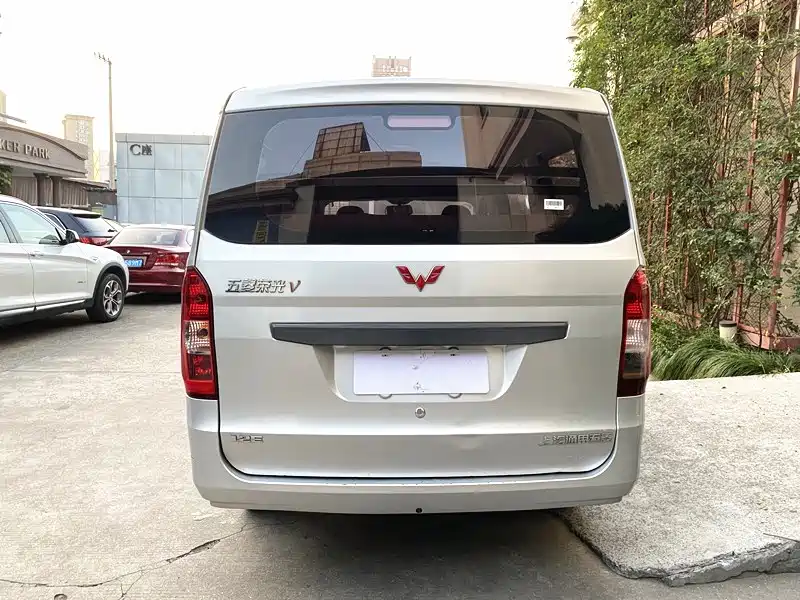 Wuling Rongguang V — миниатюра 5