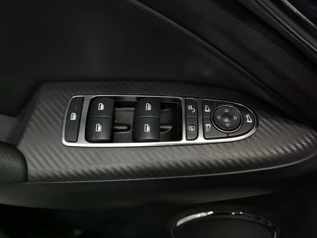 BYD Yuan EV — миниатюра 9