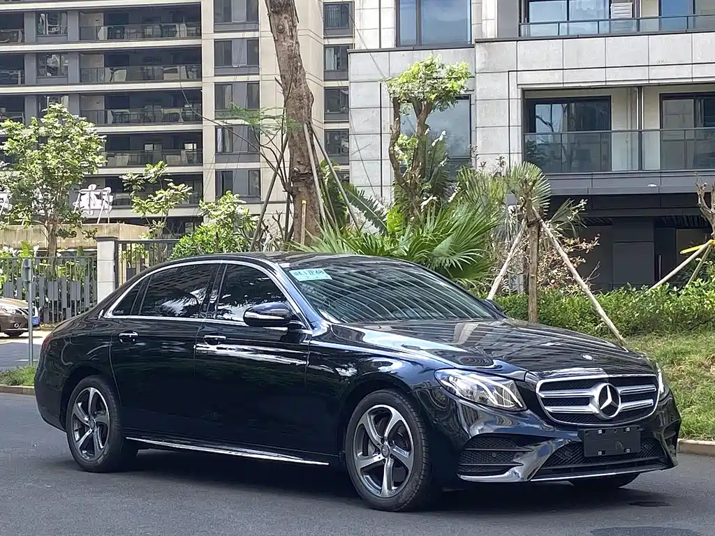 MERCEDES-BENZ E CLASS