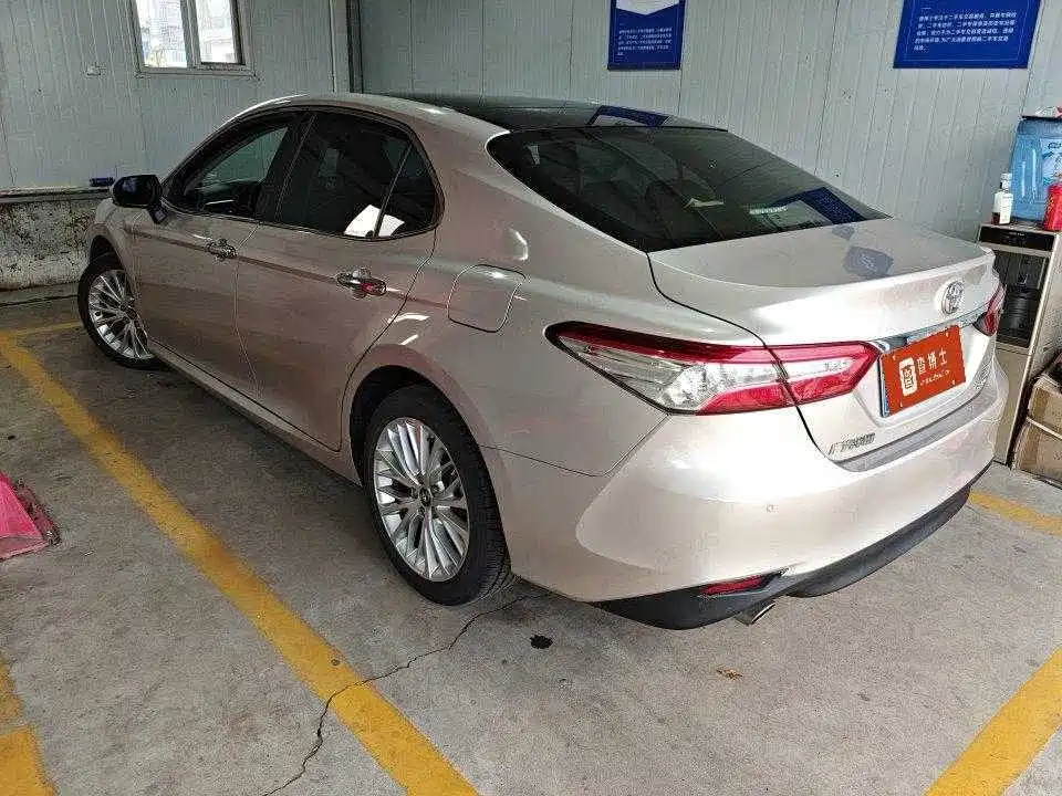 Toyota Camry — миниатюра 3