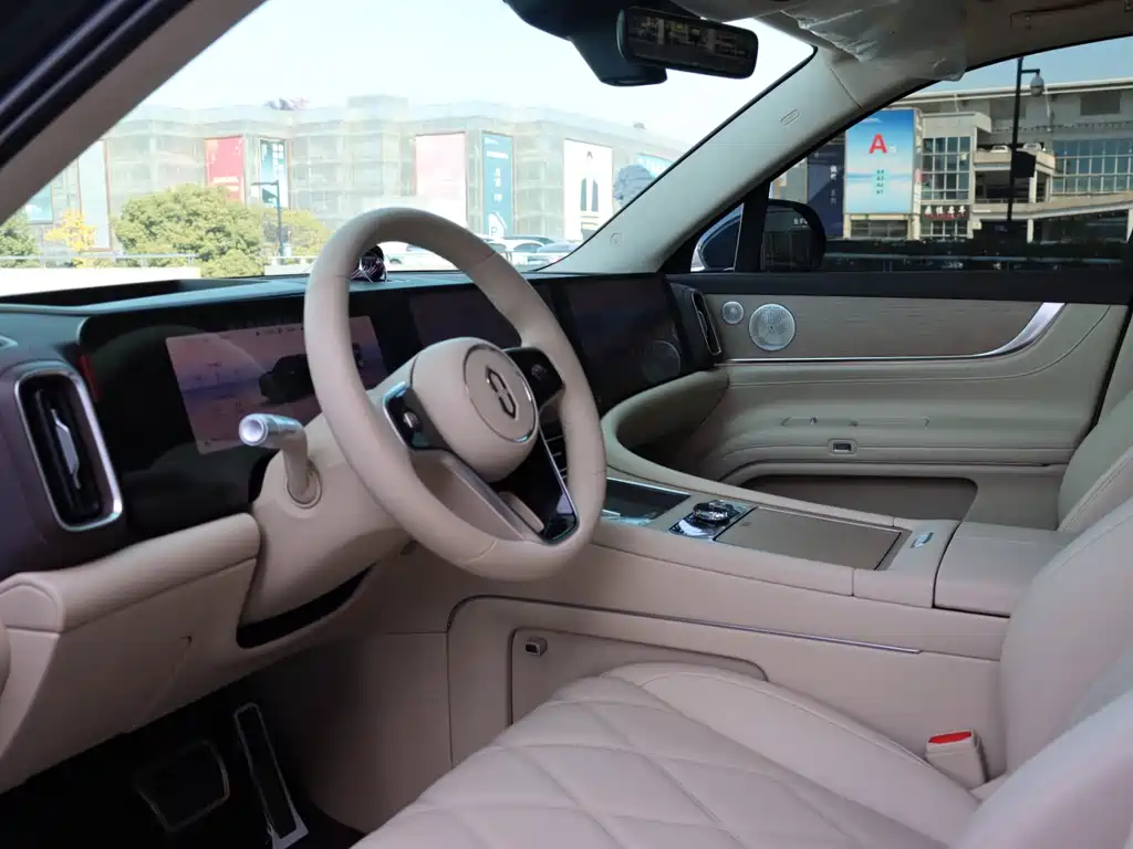 AITO ASK THE WORLD M9