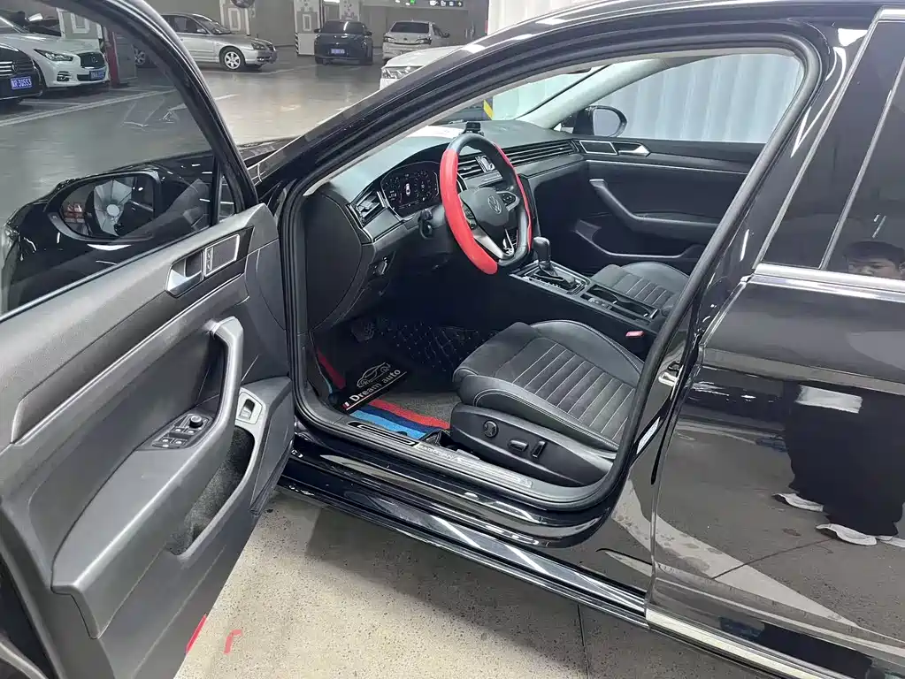 Volkswagen Magotan 2021 330TSI DSG 30