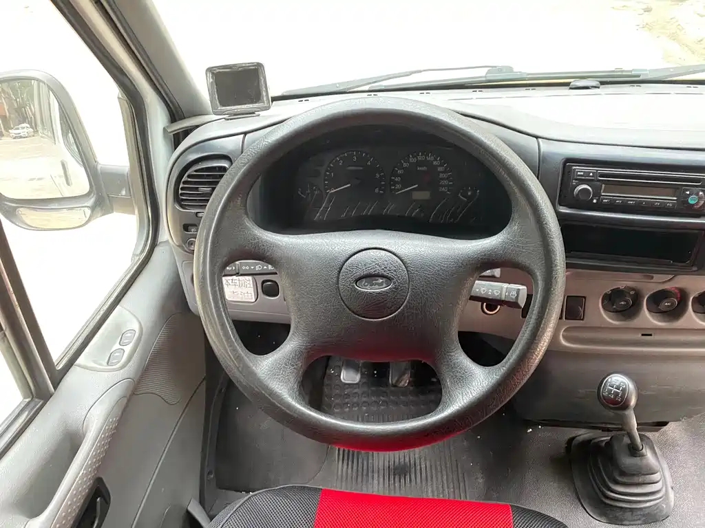 Ford Transit Classic — миниатюра 9