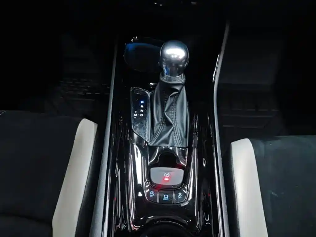 Toyota IZOA — миниатюра 13