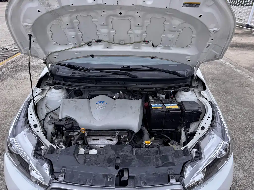 Toyota Yaris L — миниатюра 8