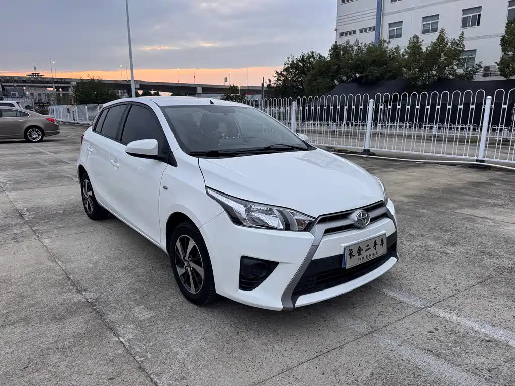 Toyota Yaris L — миниатюра 3