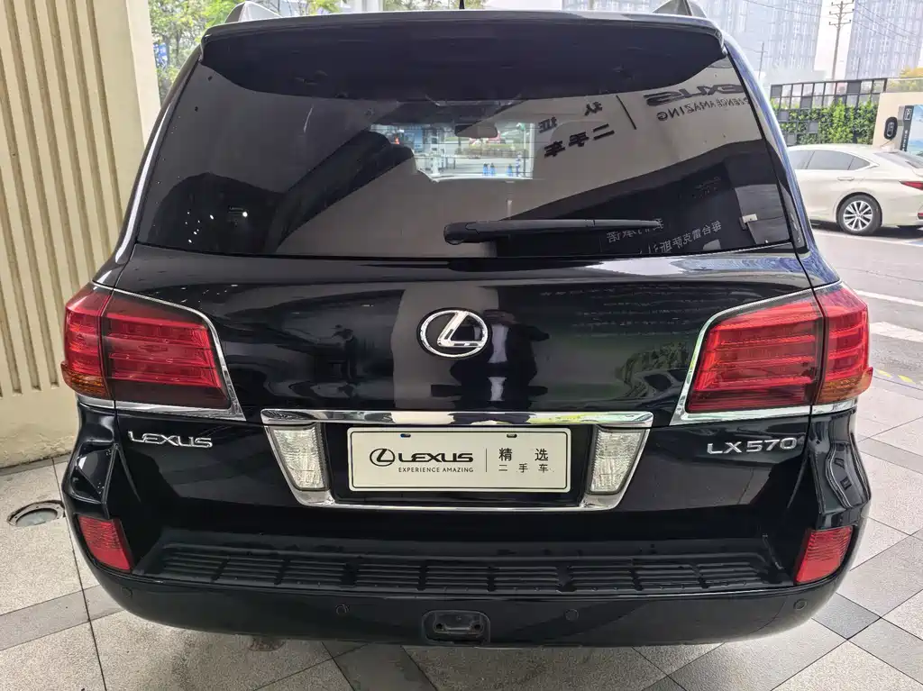 Lexus LX — миниатюра 3