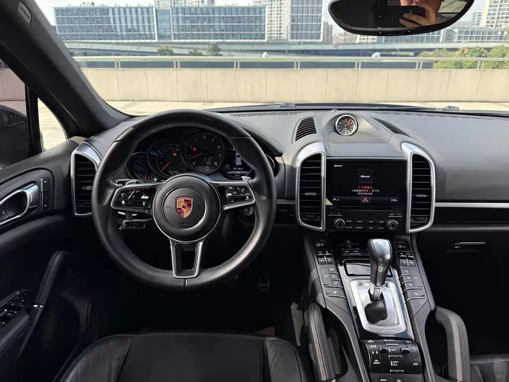 Porsche Cayenne — миниатюра 11