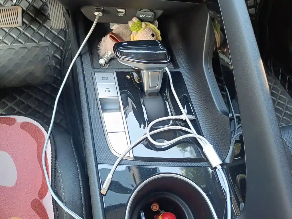 Hyundai Elantra — миниатюра 10