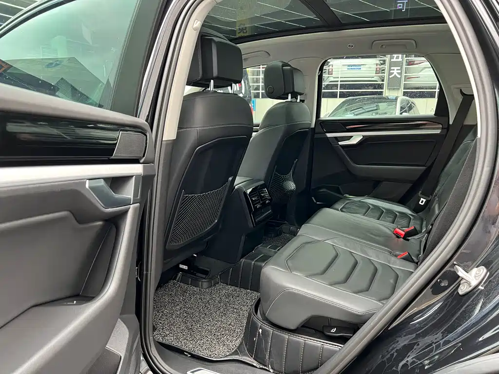 Volkswagen Touareg — миниатюра 4