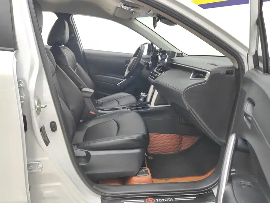 Toyota Corolla Cross — миниатюра 8