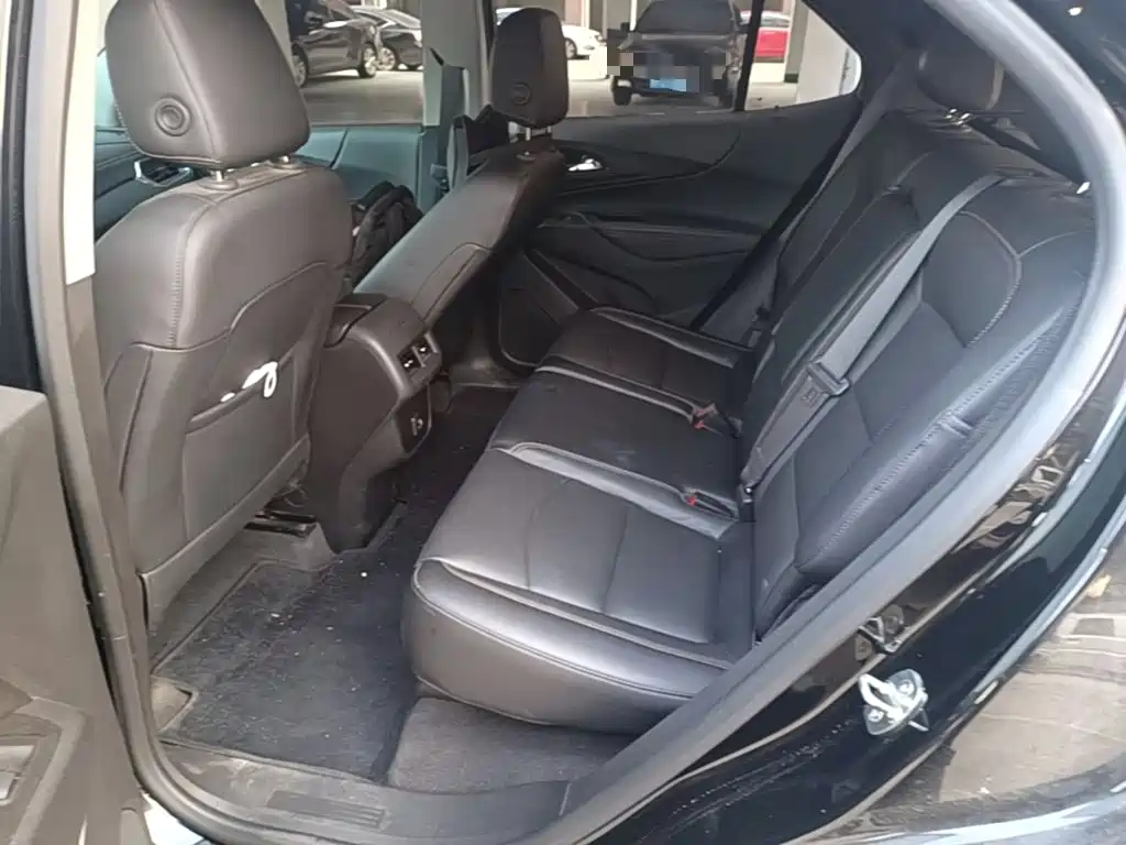 Chevrolet Equinox — миниатюра 17