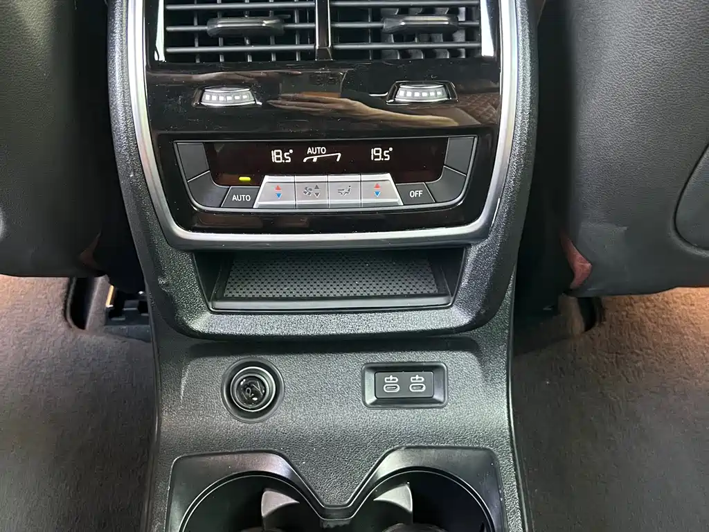 BMW X7 — миниатюра 17