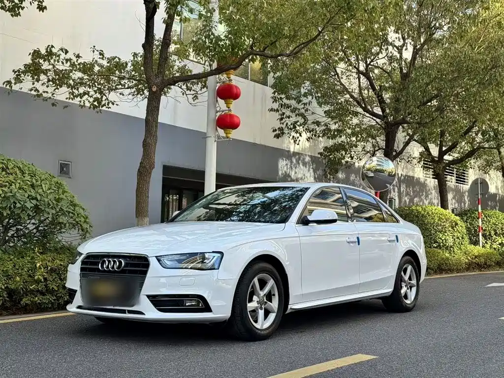 Audi A4L 2016