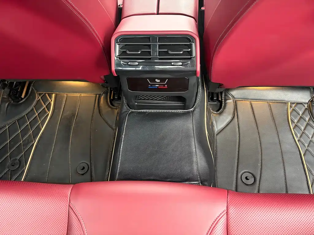 BMW 5 Series — миниатюра 14