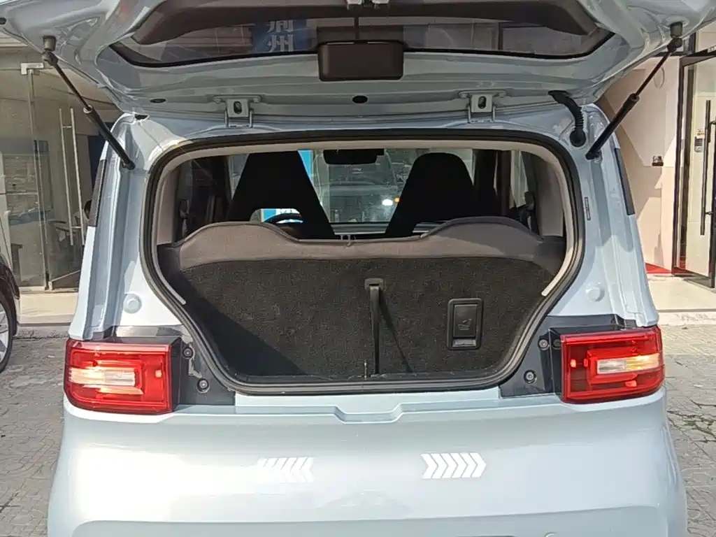 Wuling MINIEV — миниатюра 19