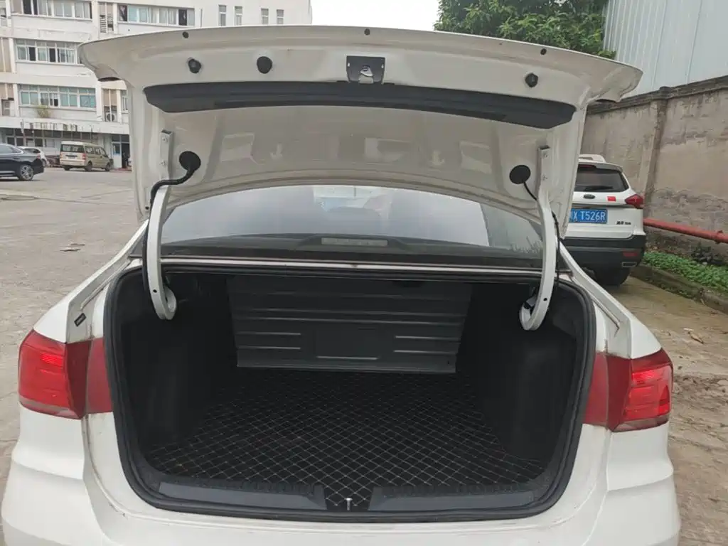 Volkswagen Santana — миниатюра 19