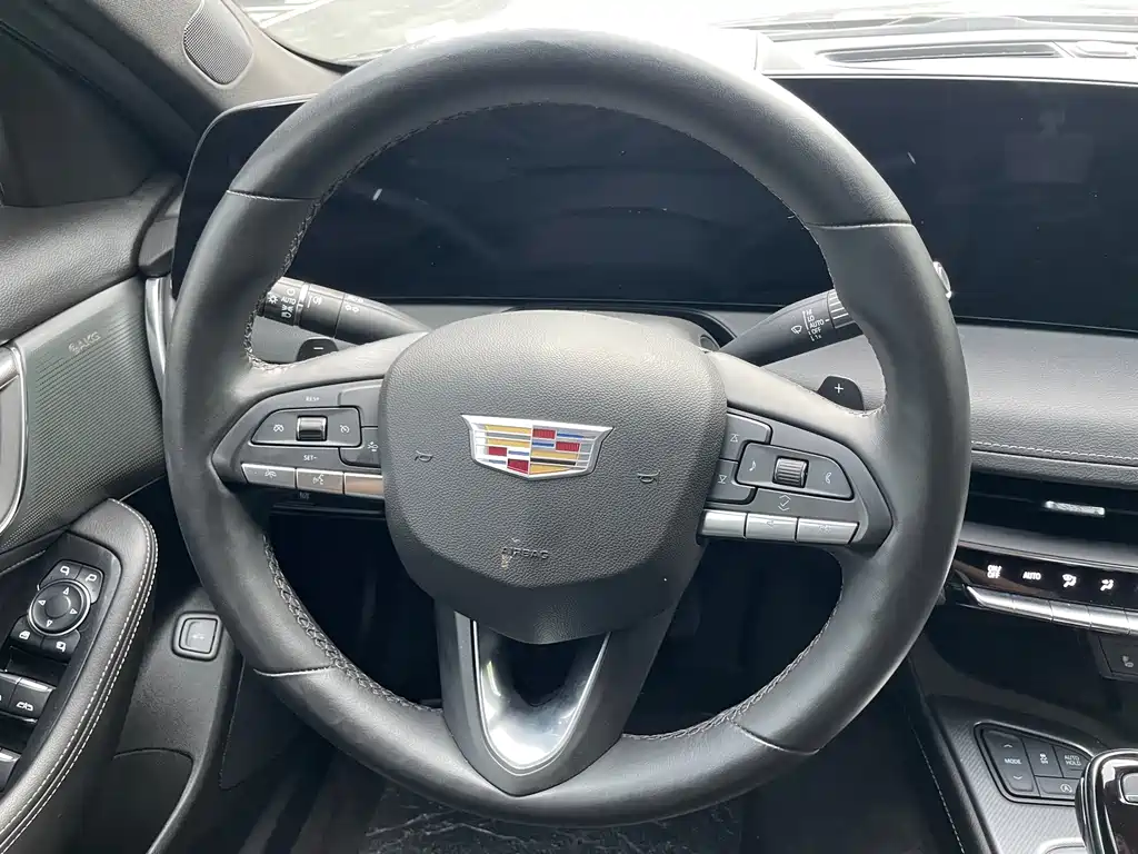 Cadillac CT5 — миниатюра 11