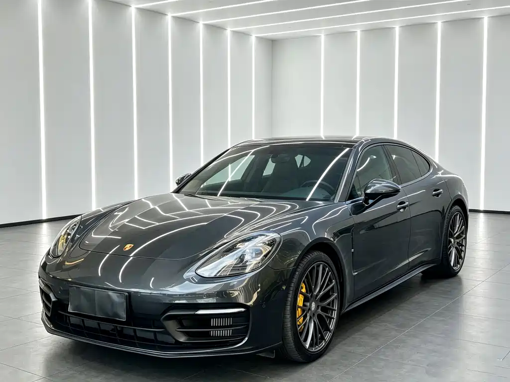 Porsche Panamera 2022