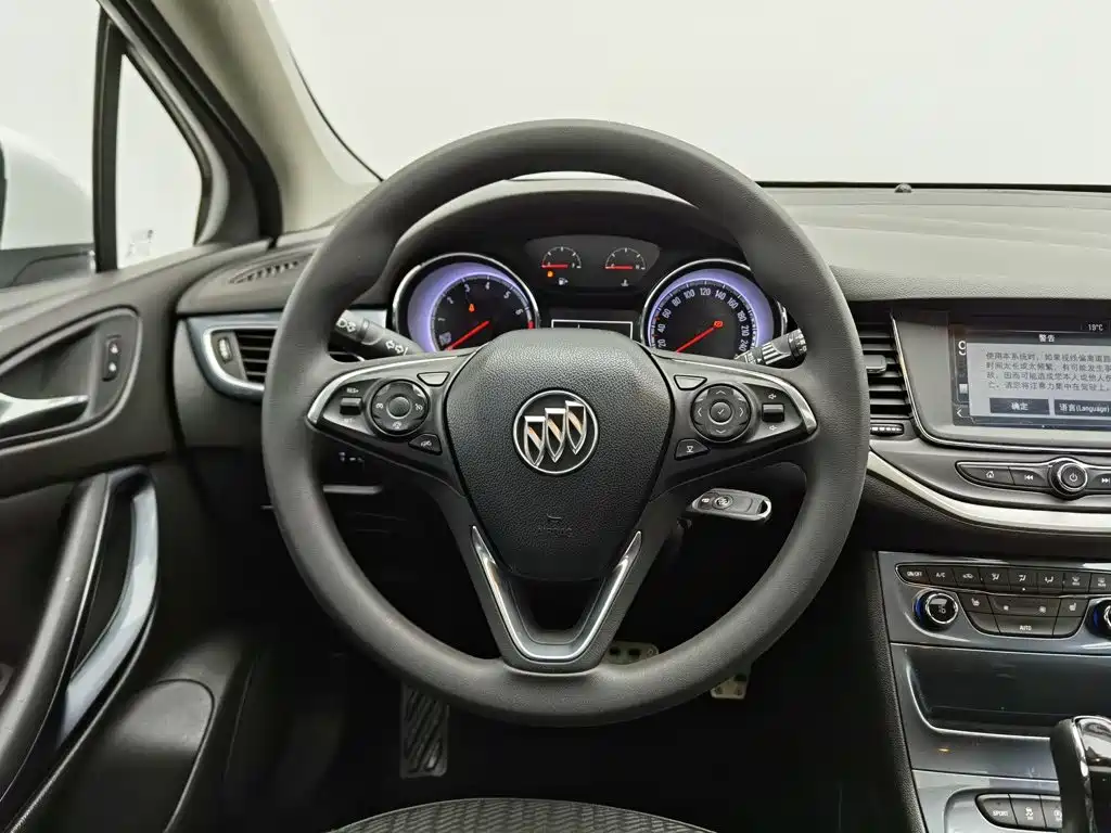 Buick Verano — миниатюра 11