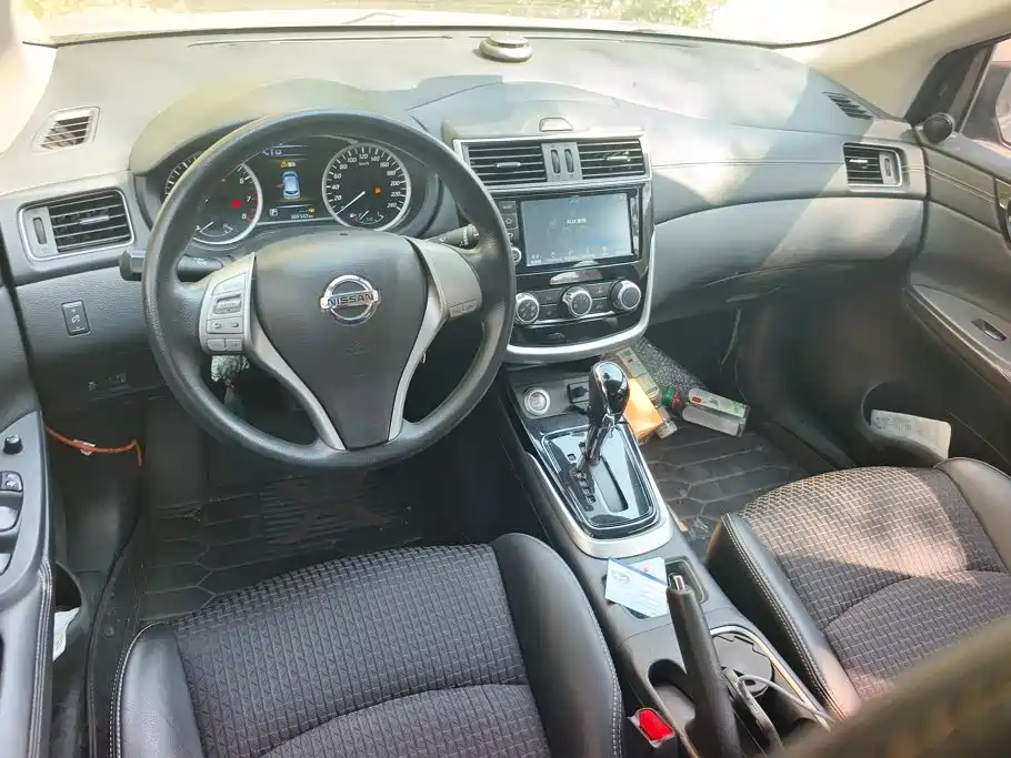 Nissan Tiida — миниатюра 12