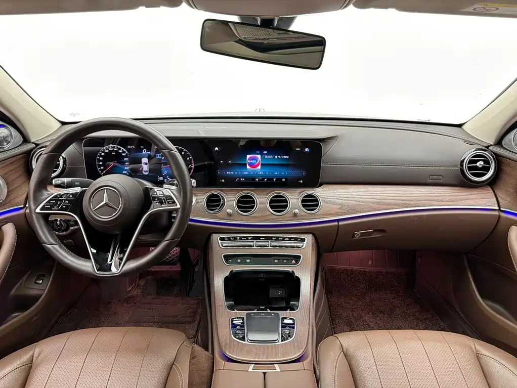 Mercedes-Benz E-Class — миниатюра 10