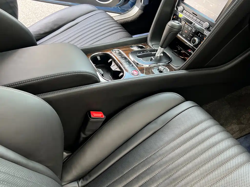 Bentley Continental 4.0T GT V8 Standard Edition, фото 10