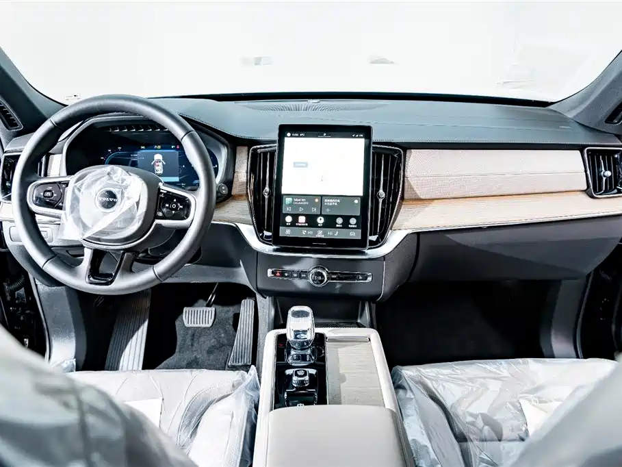 VOLVO XC90 PLUG IN HYBRID