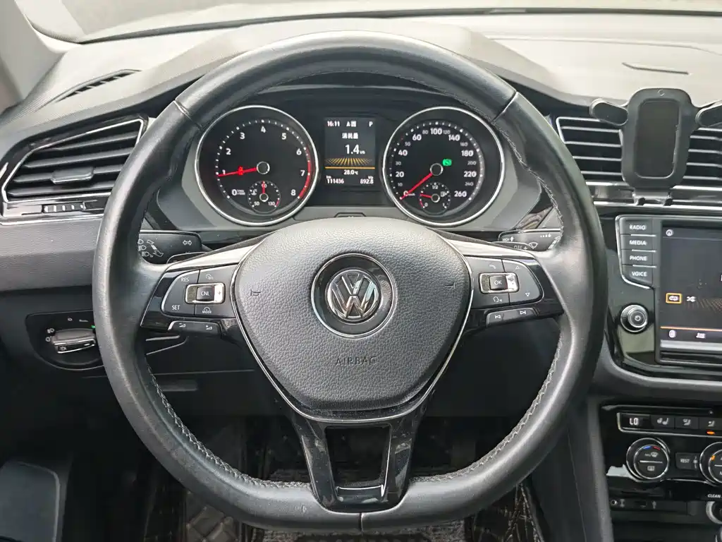 Volkswagen Tiguan L — миниатюра 12