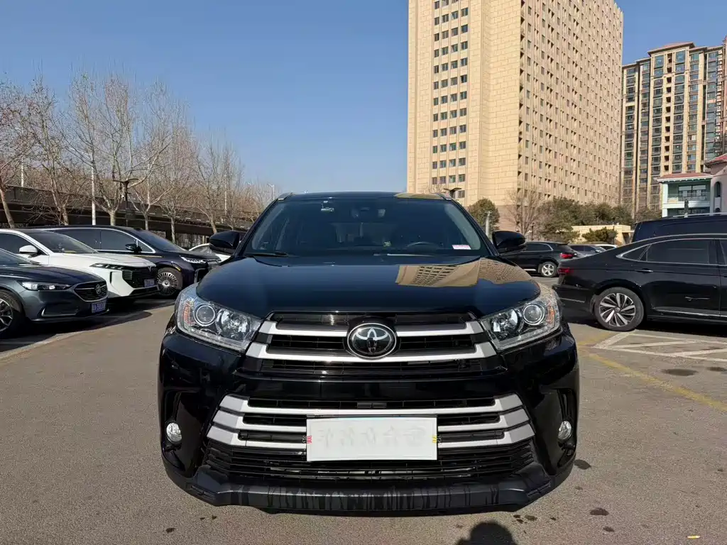TOYOTA HIGHLANDER
