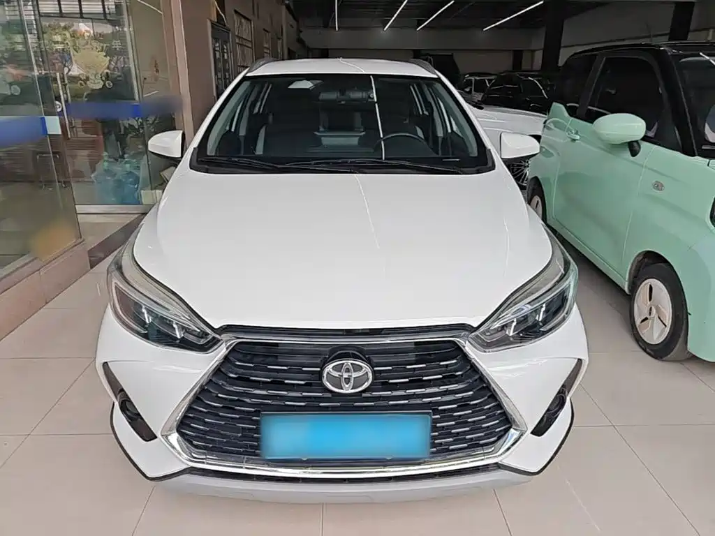 Toyota Yaris L — миниатюра 3