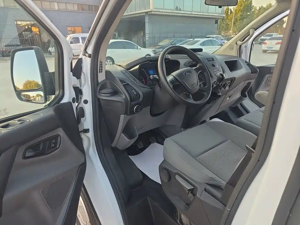 Ford Transit — миниатюра 20