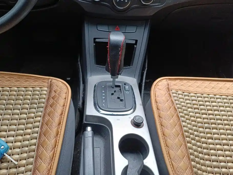 Roewe 350 — миниатюра 16