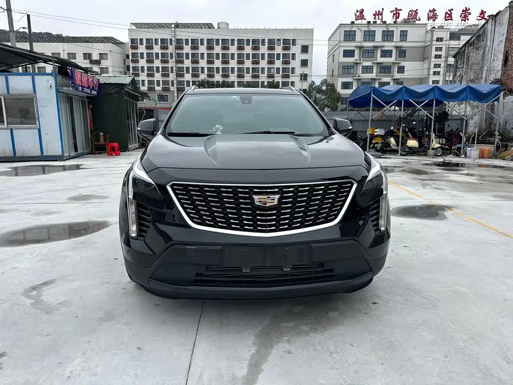 CADILLAC XT4