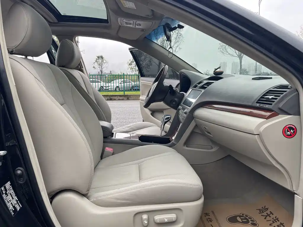 Toyota Camry — миниатюра 9
