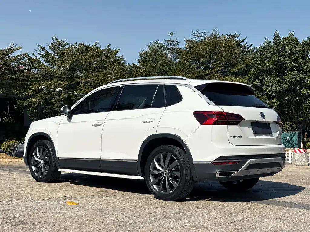 VOLKSWAGEN T ROC EXPLORING SONGS