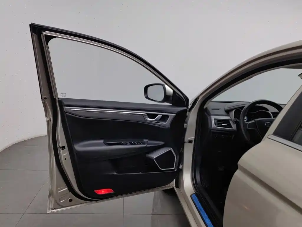 Geely Emgrand GL — миниатюра 8